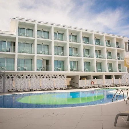 River Rock Hotel 3*